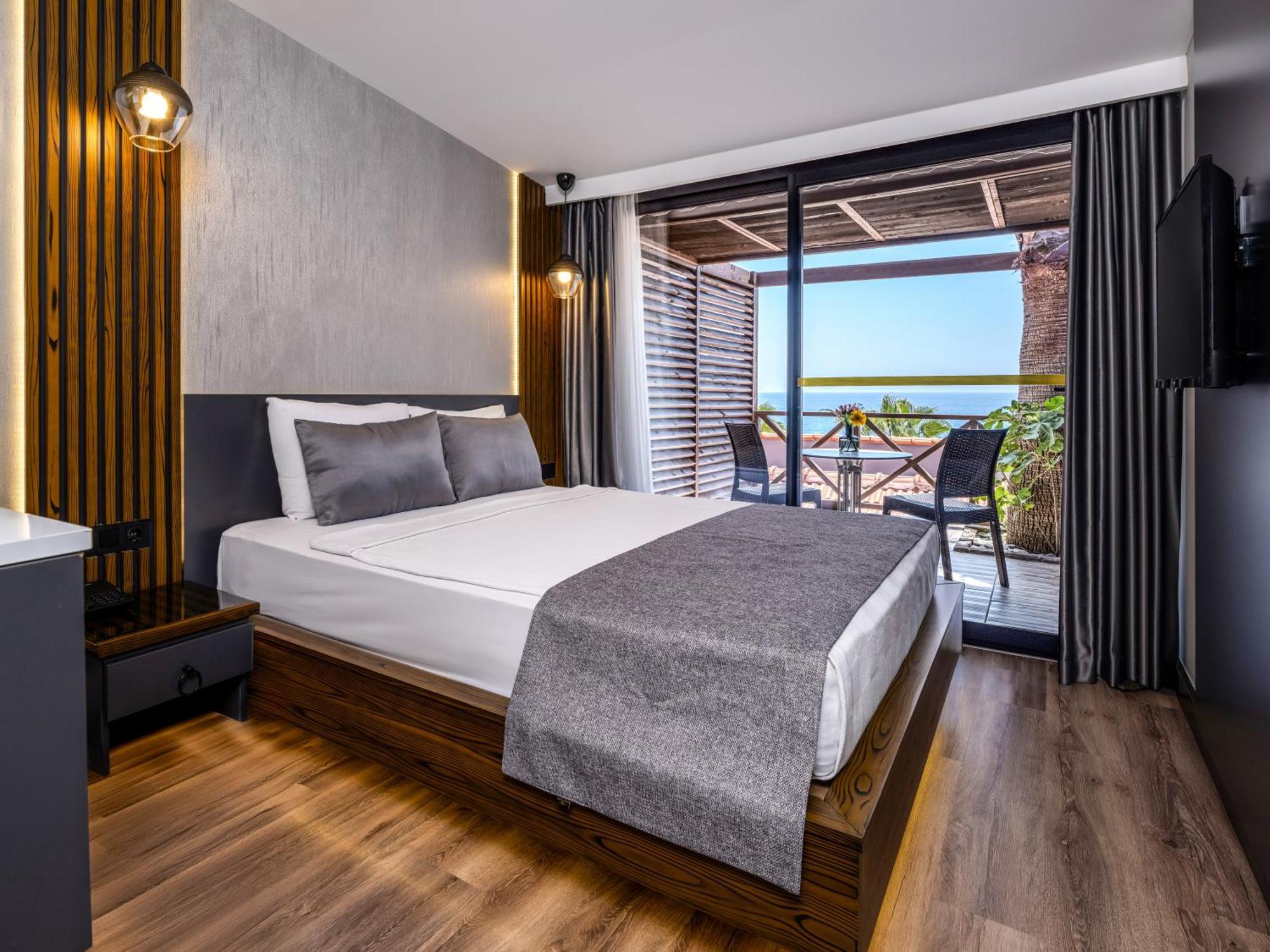 Adora Calma Beach Hotel Adults Only Kızılot Exterior foto